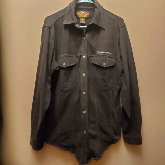 Harley-Davidson Tops - Womens size M Harley Davidson snap down long sleeve shirt.